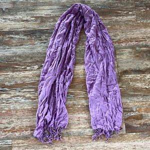 Lavender-colored scarf for women